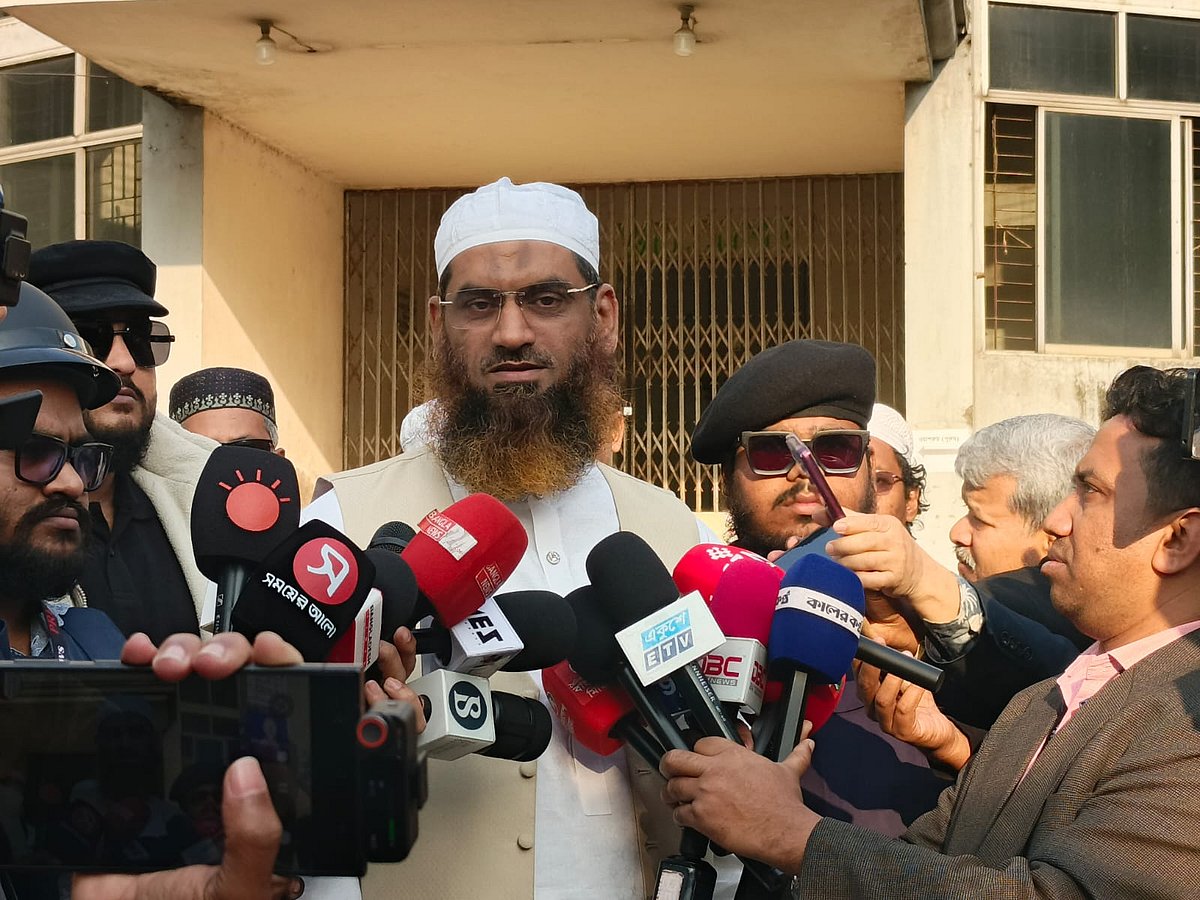 ভোটকেন্দ্র পরিদর্শনকালে মামুনুল হকের ওপর হামলাচেষ্টার অভিযোগ, জড়িতদের গ্রেপ্তারের দাবি