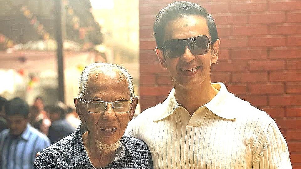 বাবাকে নিয়ে ভোট দিতে এলেন নোবেল, ভাইকে নিয়ে  তমা