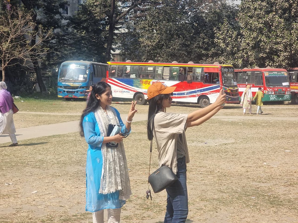 ‘তারুণ্যের প্রথম ভোট দিয়েছি, খুব ঈদ ঈদ ফিল হচ্ছে’