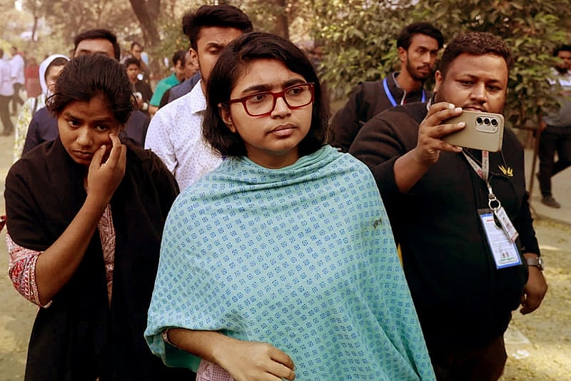 ঢাকা–৯ আসনে নানা অজুহাতে এজেন্টদের ঢুকতে দেওয়া হচ্ছে না: তাসনিম জারা