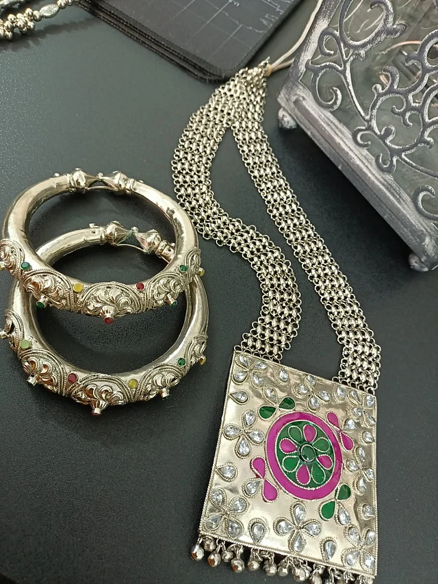  স্টেটমেন্ট গয়নায় নজর কাড়তে পারেন আলাদা করে