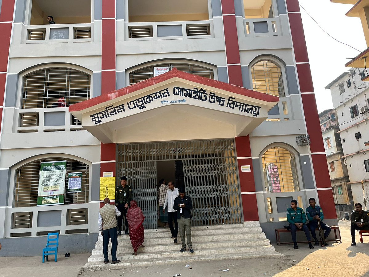 আড়াই ঘণ্টায় পড়েছে ৬ শতাংশ ভোট