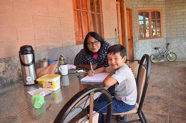 ম্যাক্সি ও লেখক