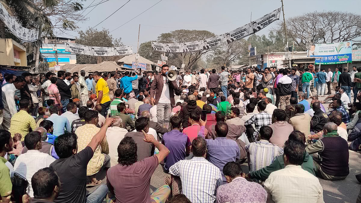 বিএনপির প্রার্থীর ফলাফল প্রত্যাখ্যান, ভোট পুনর্গণনার দাবিতে সমর্থকদের মহাসড়ক অবরোধ