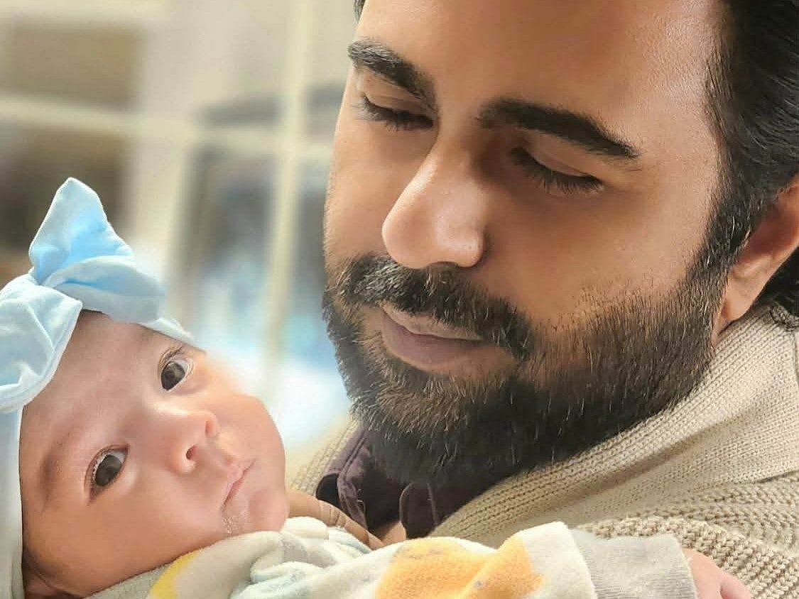 মেয়ের ছবি প্রকাশ করলেন অপূর্ব