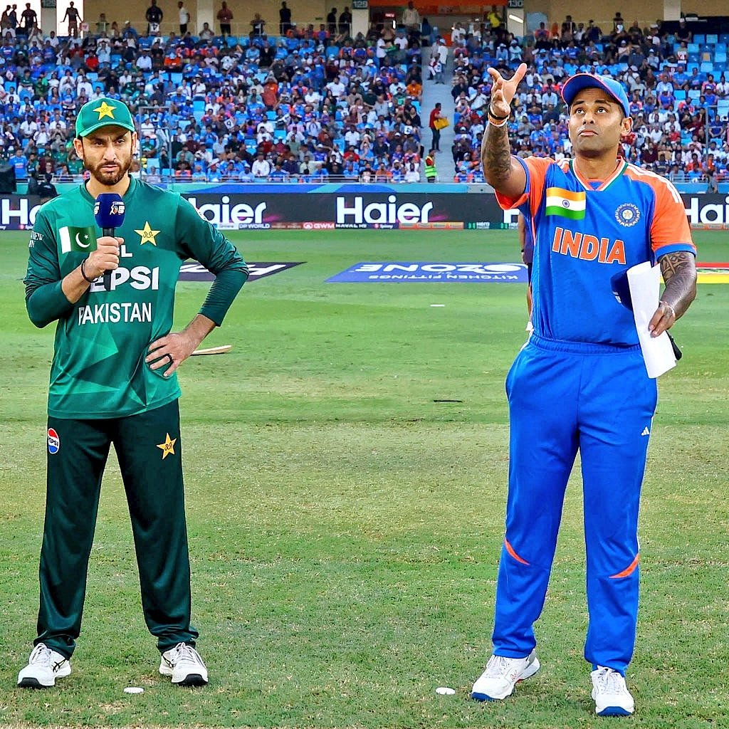 ‘বিগ ফিশ’ অভিষেককে প্রথম ওভারেই ফেরালেন সালমান