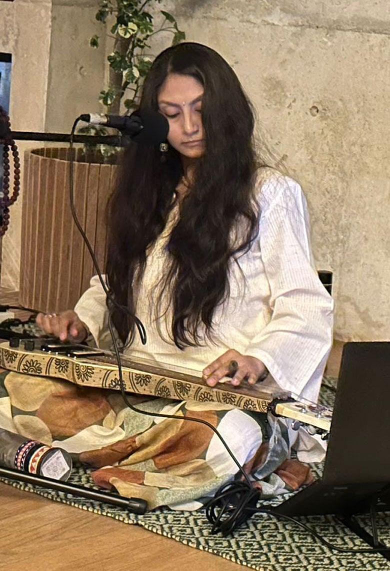 সুরের মাধ্যমে মনের অসুখ নিরাময় করেন দীপ্তি চৌধুরী