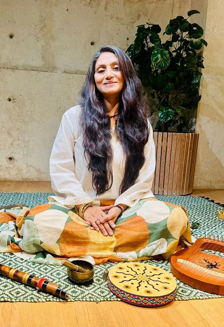 সুরের মাধ্যমে মনের অসুখ নিরাময় করেন পারাবভ্রুতি (দীপ্তি অরণি চৌধুরী)