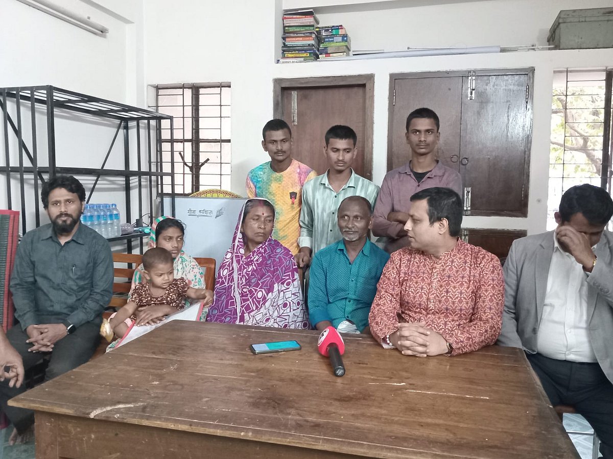 দীপু দাসের পরিবার পেল ২৫ লাখ টাকা ক্ষতিপূরণ, হত্যার বিচারের অগ্রগতি নিয়ে অসন্তুষ্টি