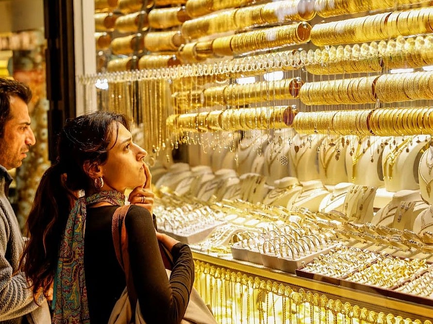 দেশের বাজারে কমল সোনার দাম, ভরিতে ২,২১৬ টাকা