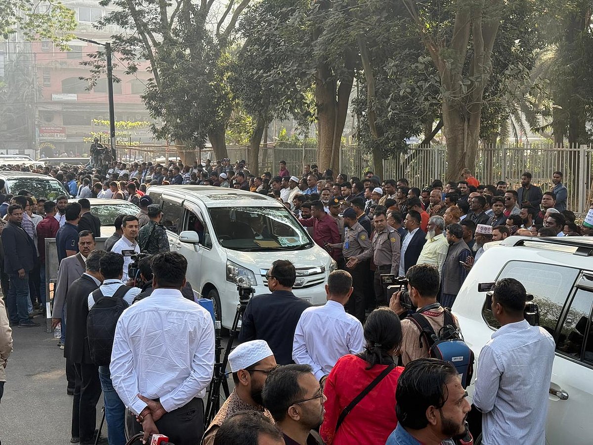 কিছুক্ষণের মধ্যে শপথ, সংসদ ভবনে আসছেন জয়ী সংসদ সদস্যরা