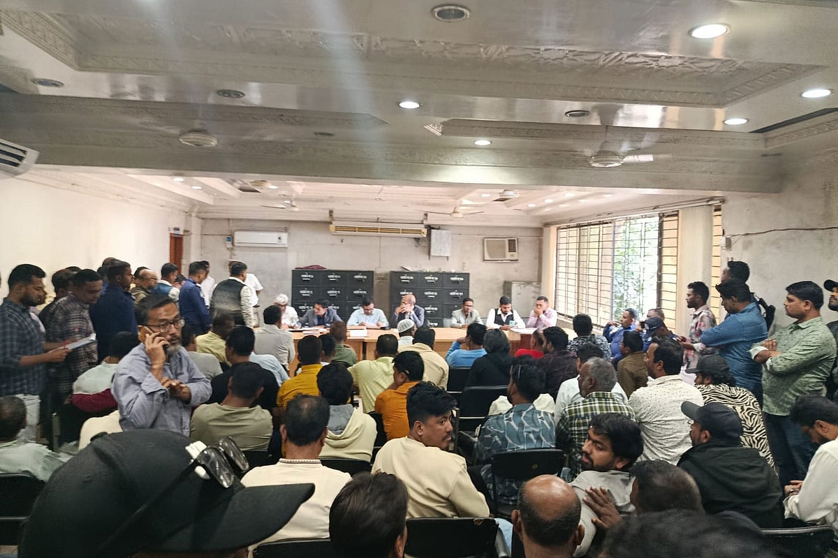 ফরিদপুরে দরপত্র জমা দিতে বাধা দেওয়ার অভিযোগ বিএনপির নেতাদের বিরুদ্ধে