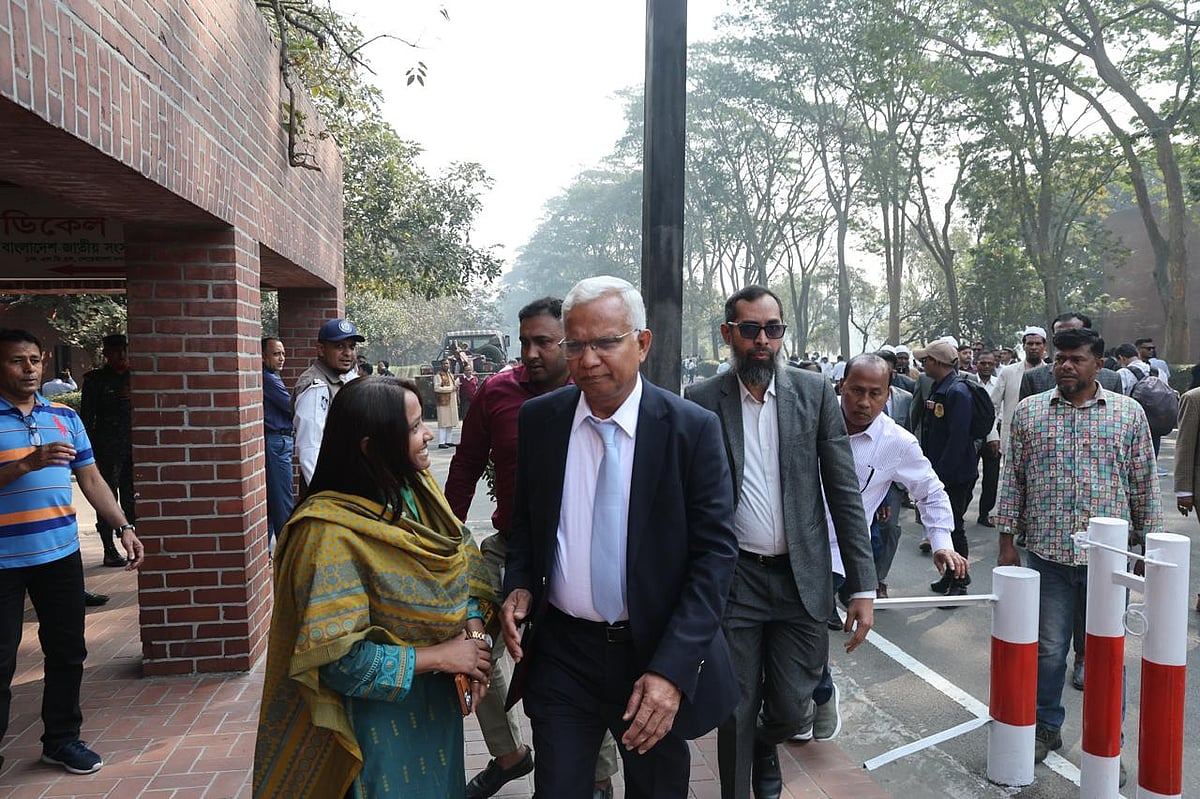 চিকিৎসক জাহিদের দায়িত্ব পড়ল নারী, শিশু ও সমাজকল্যাণের