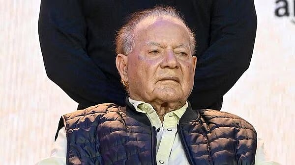 বাবা সেলিম খানের শারীরিক অবস্থার অবনতি, হাসপাতালে ছুটলেন সালমান