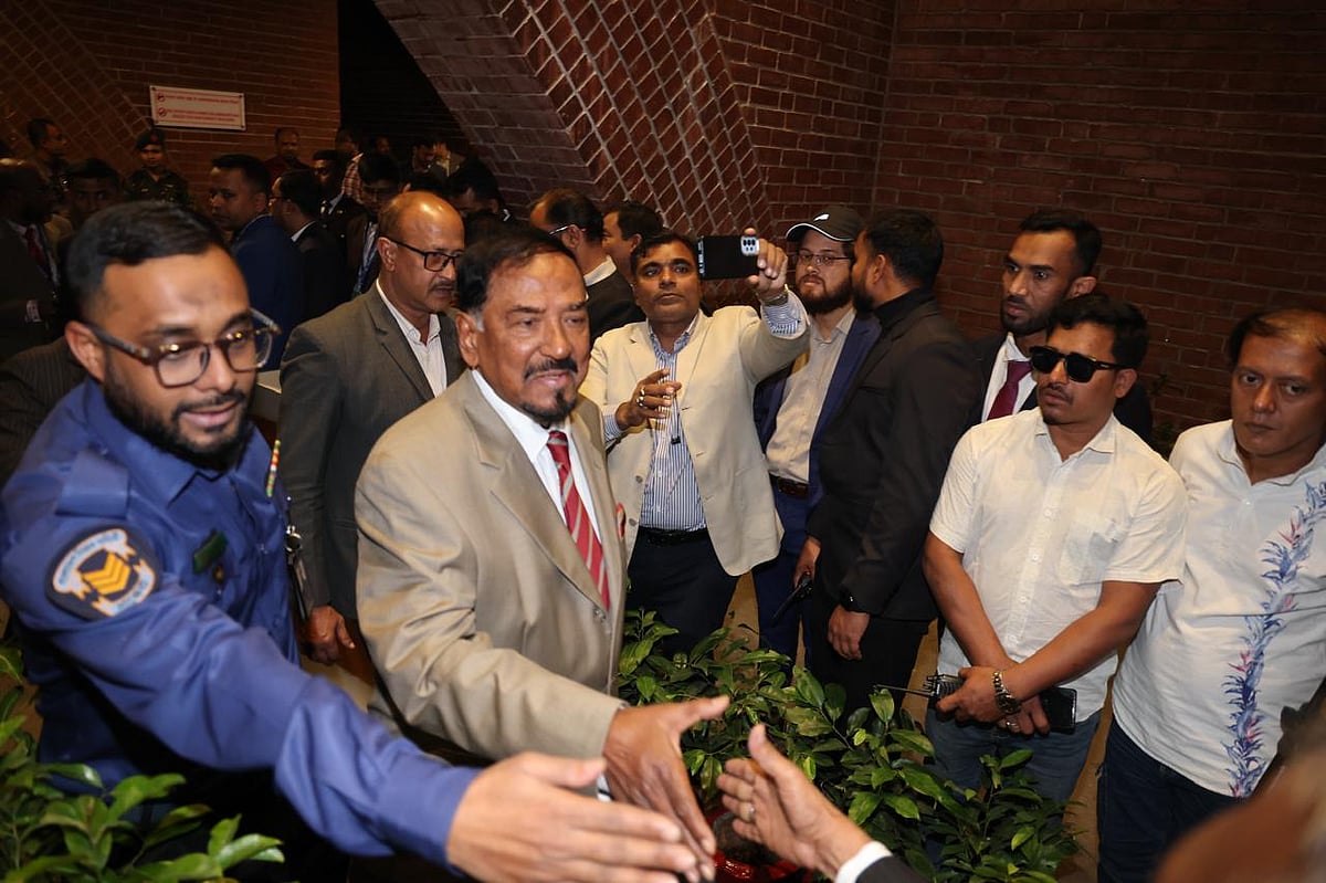 হাফিজ উদ্দিন: খালেদা জিয়ার সরকারের মন্ত্রী এবার তারেক রহমানের মন্ত্রিসভায়