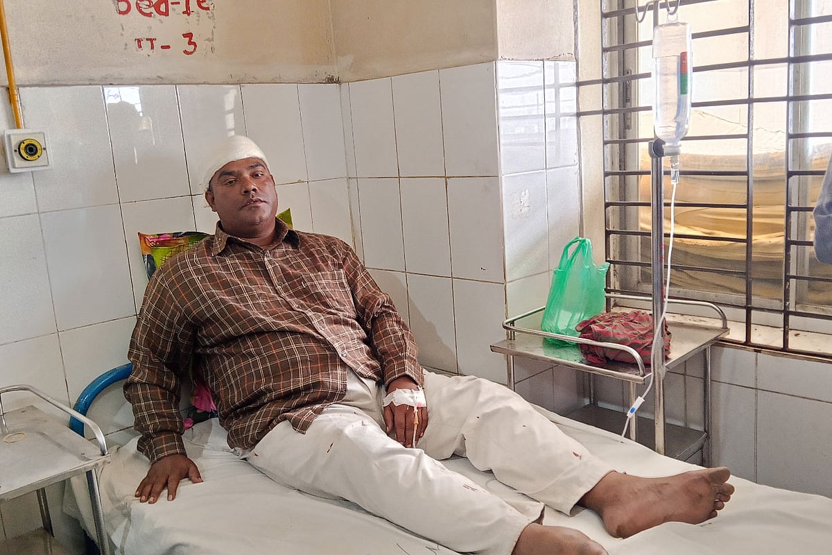 ফরিদপুরে চাঁদা না পেয়ে বাস কাউন্টারের ব্যবস্থাপকের মাথা ফাটাল দুর্বৃত্তরা