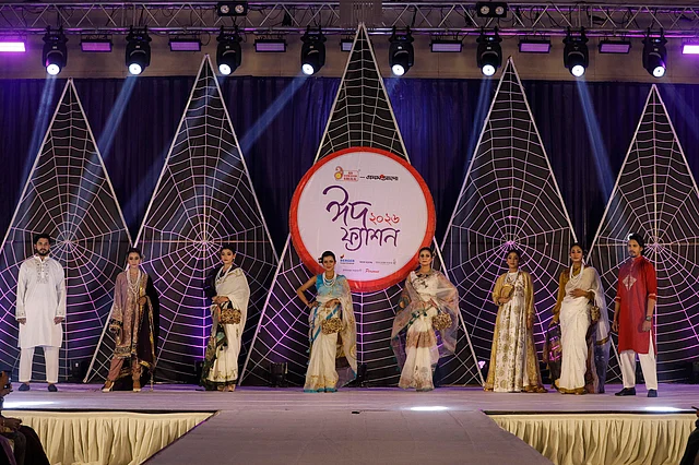 একই ডিজাইনারের উপস্থাপনাতেই ধরা পড়ে ভিন্নধর্মিতা। 