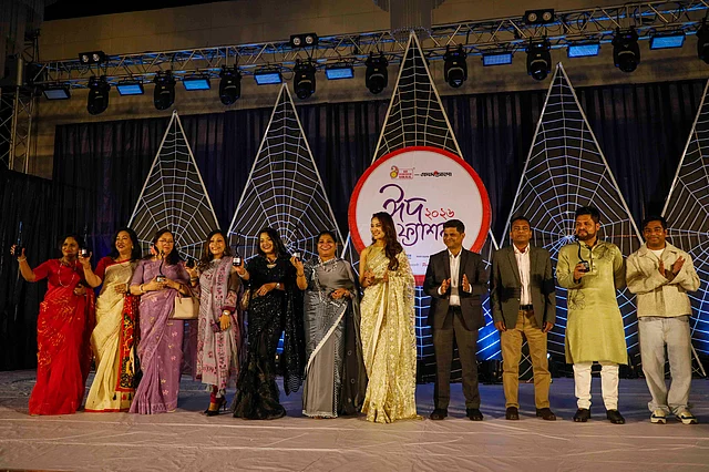 এবার ছিল আয়োজনটির ২৫তম আসর। এতে মোট সাতজন নির্বাচিত ডিজাইনার অংশ নেন। তাঁরা তাঁদের ঈদ কালেকশন তুলে ধরেন।