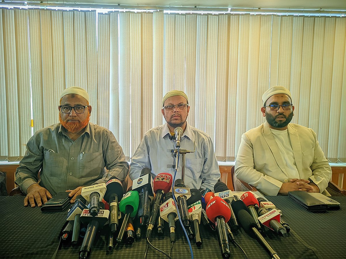 রোকেয়া বিশ্ববিদ্যালয়ের রেজিস্ট্রারের নিয়োগ বাতিল, সংবাদ সম্মেলনে উপাচার্যের বিরুদ্ধে তুললেন বিভিন্ন অভিযোগ