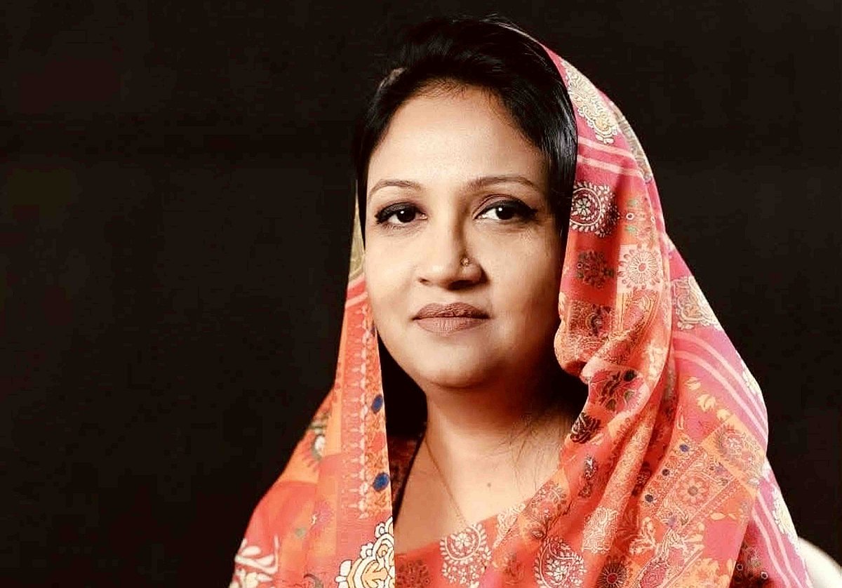 বাবার ৩২ বছর পর সমাজকল্যাণ প্রতিমন্ত্রীর চেয়ারে মেয়ে ফারজানা শারমীন