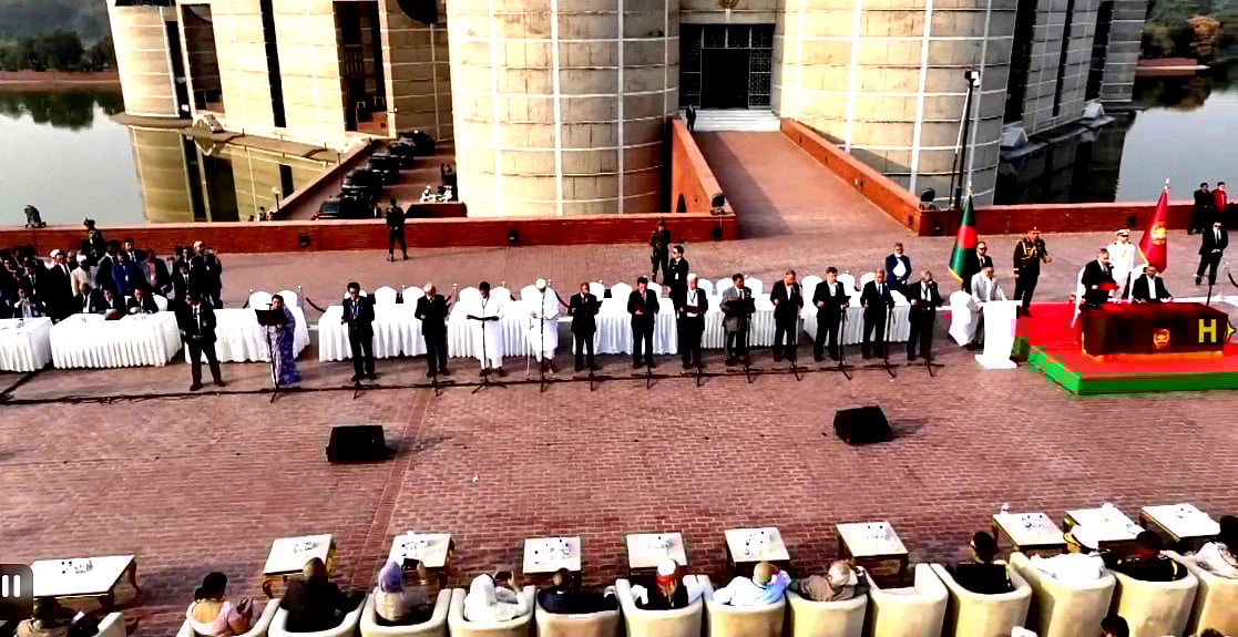 মন্ত্রিসভায় ৯ জনের বয়স ৭০–এর বেশি, ৪০–এর কম বয়স ২ জনের