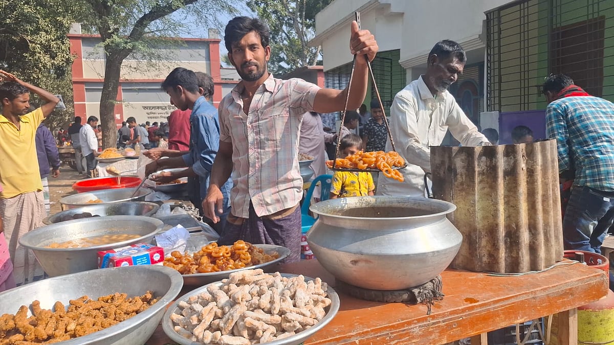 আলোকছত্র এক রাজনৈতিক সম্প্রীতির স্বদেশ