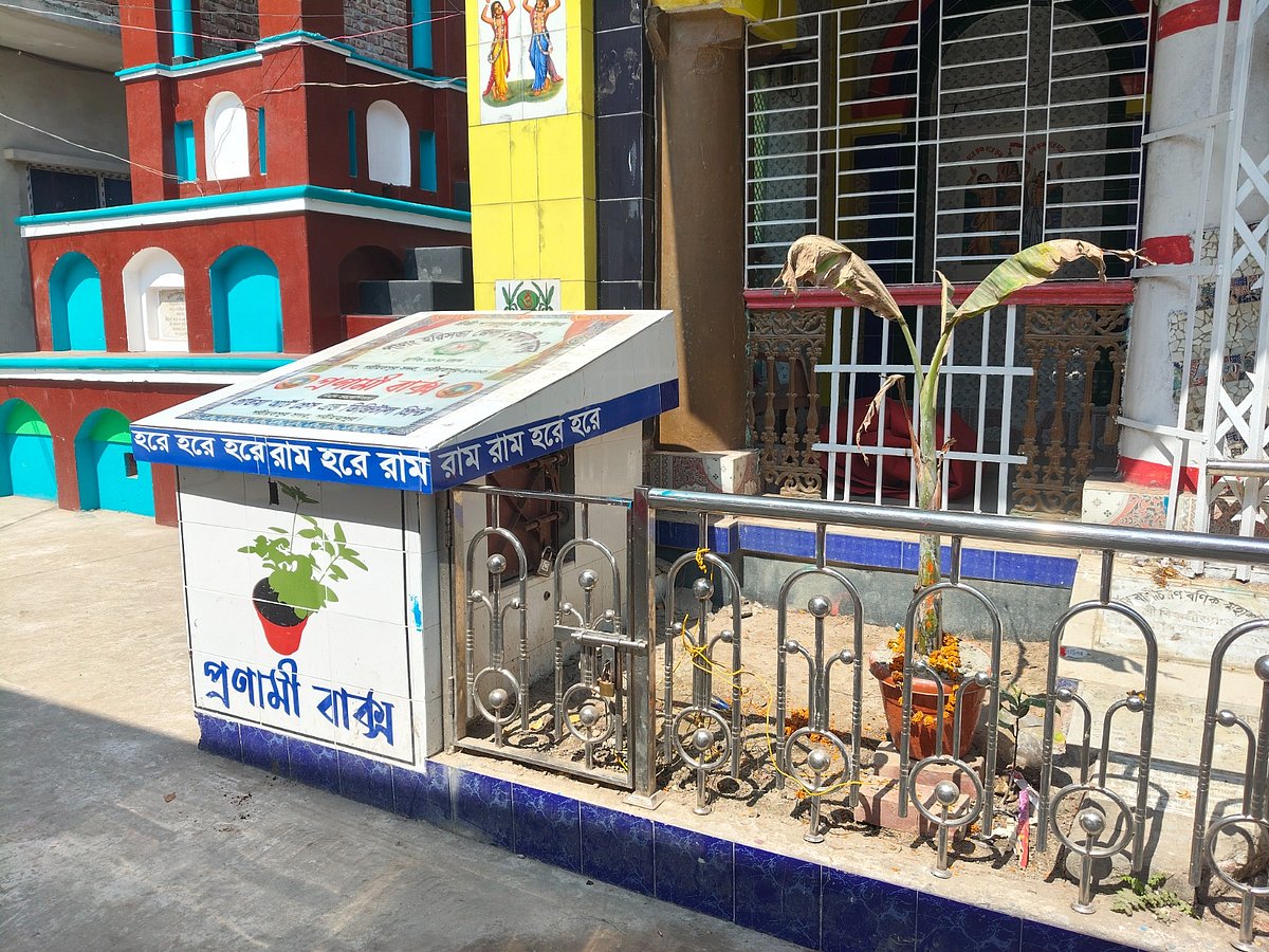 শরীয়তপুরে কেন্দ্রীয় মন্দিরের দুটি দানবাক্স ভেঙে টাকা চুরি