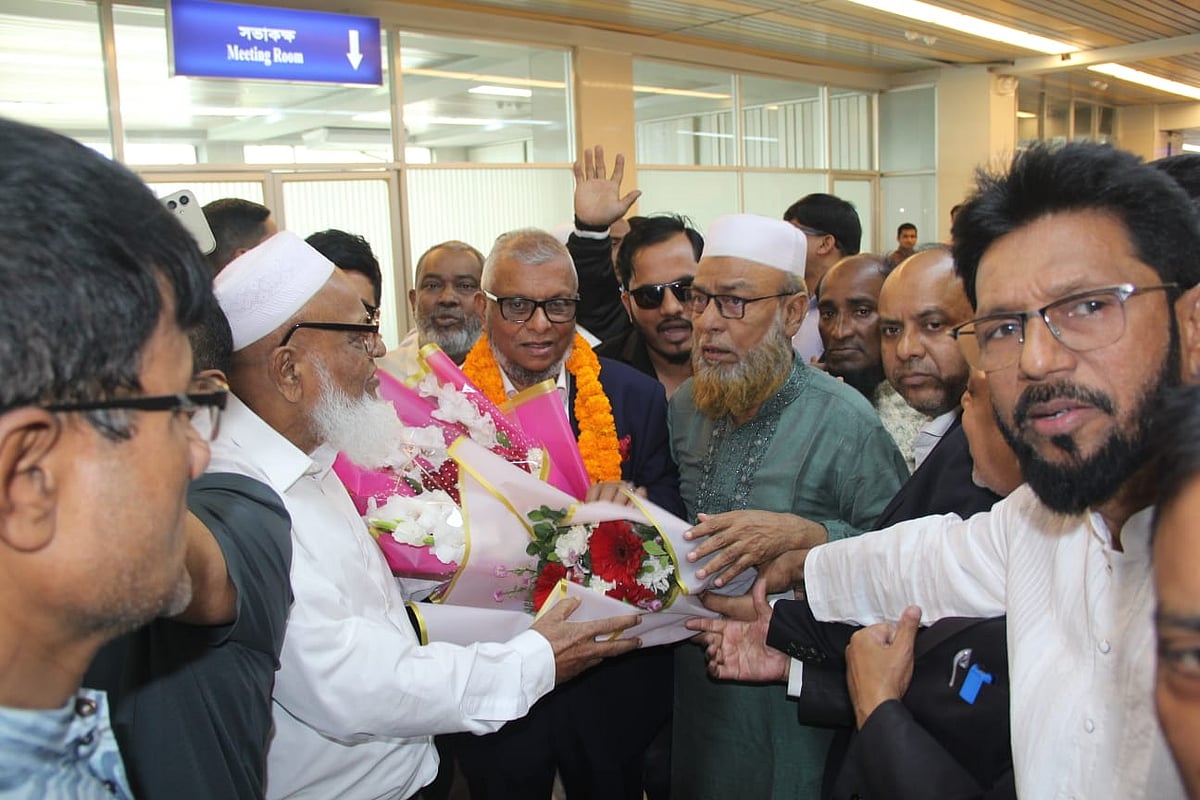কারও প্রতি বৈরী মনোভাব না রেখে সবাইকে সঙ্গে নিয়ে এগিয়ে যেতে চাই