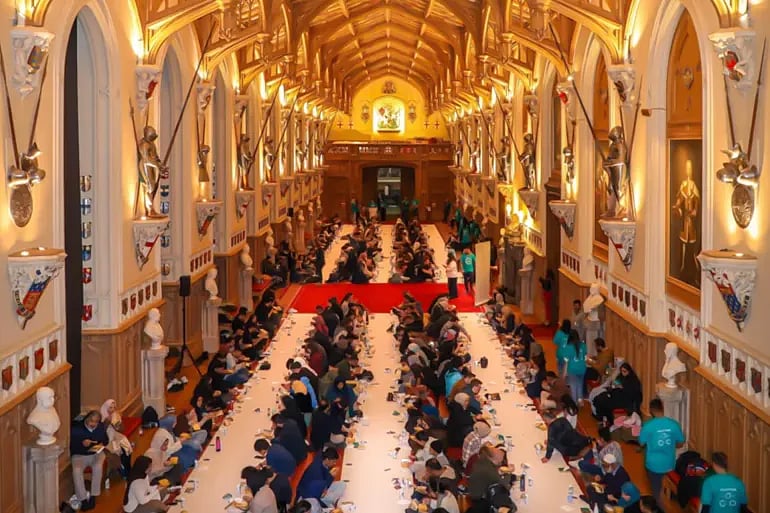 উইন্ডসর ক্যাসেলের আজান ও লন্ডনের রাজকীয় ইফতার