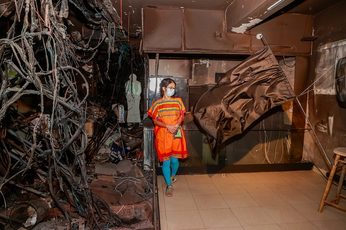 ‘আলো’র প্রদর্শনীতে সহিংসতার ক্ষতচিহ্ন স্মরণ