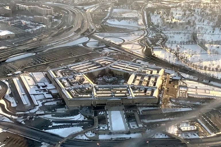 মার্কিন প্রতিরক্ষা মন্ত্রণালয় পেন্টাগনের ভবন কেনার প্রস্তাব পেয়েছিলেন কুখ্যাত এপস্টিন