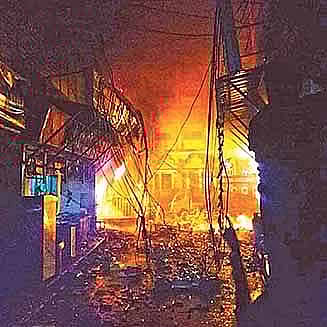 চুড়িহাট্টায় অগ্নিকাণ্ডের ৭ বছর: বিচারে গতি নেই