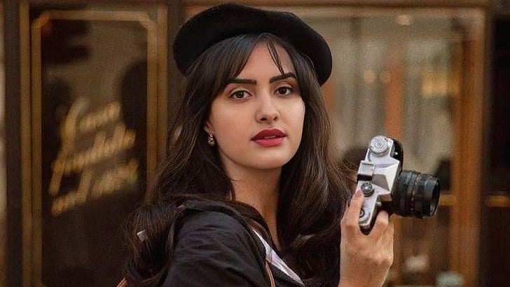 ঘুম থেকে উঠে নায়িকা শুনলেন গ্রেপ্তারি পরোয়ানার খবর, এরপর...