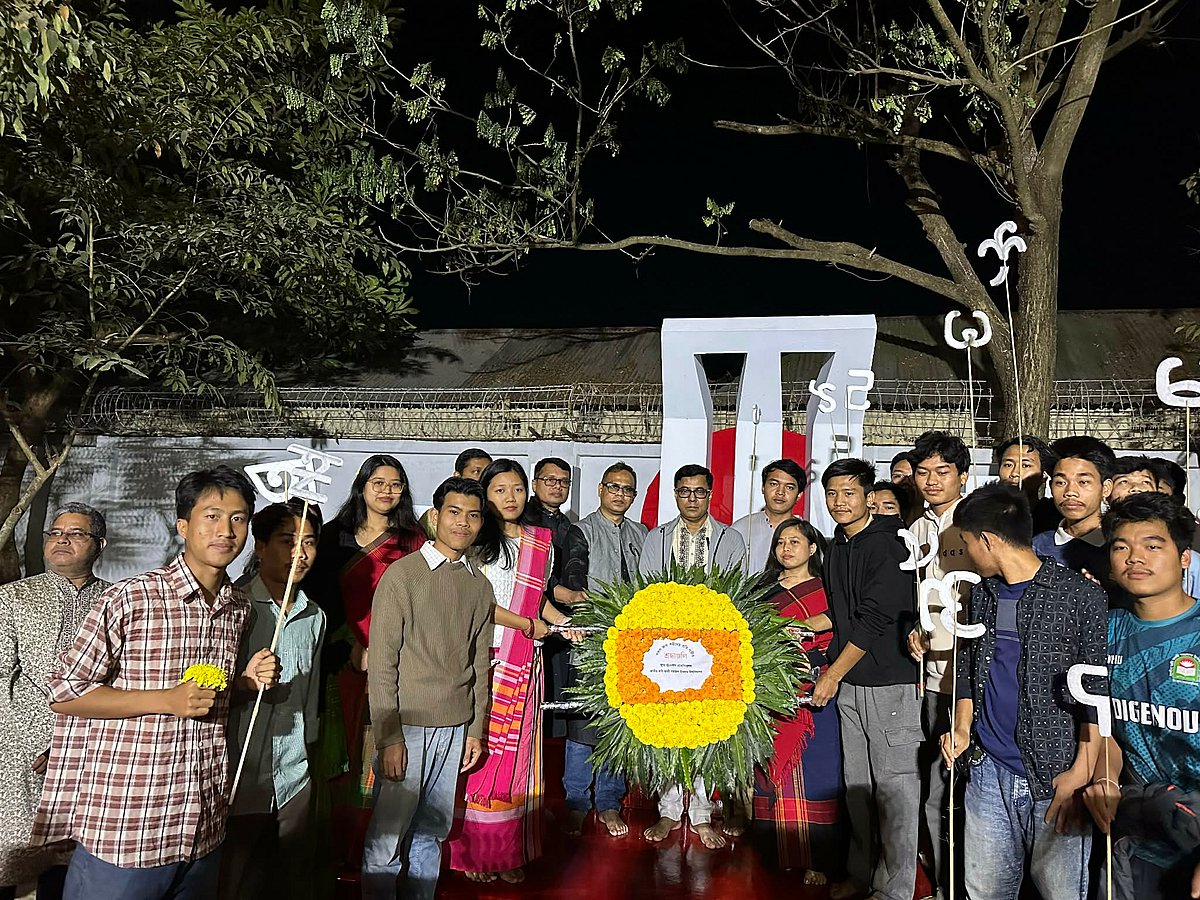 নজরুল বিশ্ববিদ্যালয়ে একুশের প্রভাতে আদিবাসী ভাষার বর্ণমালার মিছিল