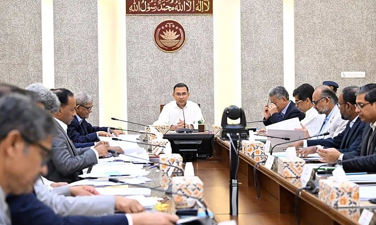 বাংলাদেশ সচিবালয়ে মন্ত্রিপরিষদ বিভাগের সম্মেলনকক্ষে আজ সোমবার প্রধানমন্ত্রী তারেক রহমানের সভাপতিত্বে ‘কৃষক কার্ড’ চালুসংক্রান্ত একটি সভার আয়োজন করা হয়