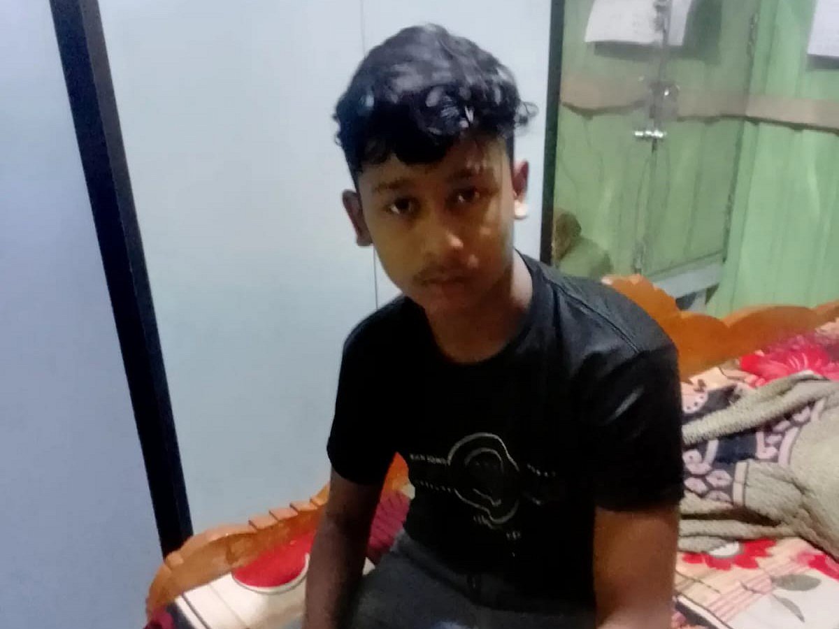 ‘তোমরা আমার মানিকেরে আনি দাও’