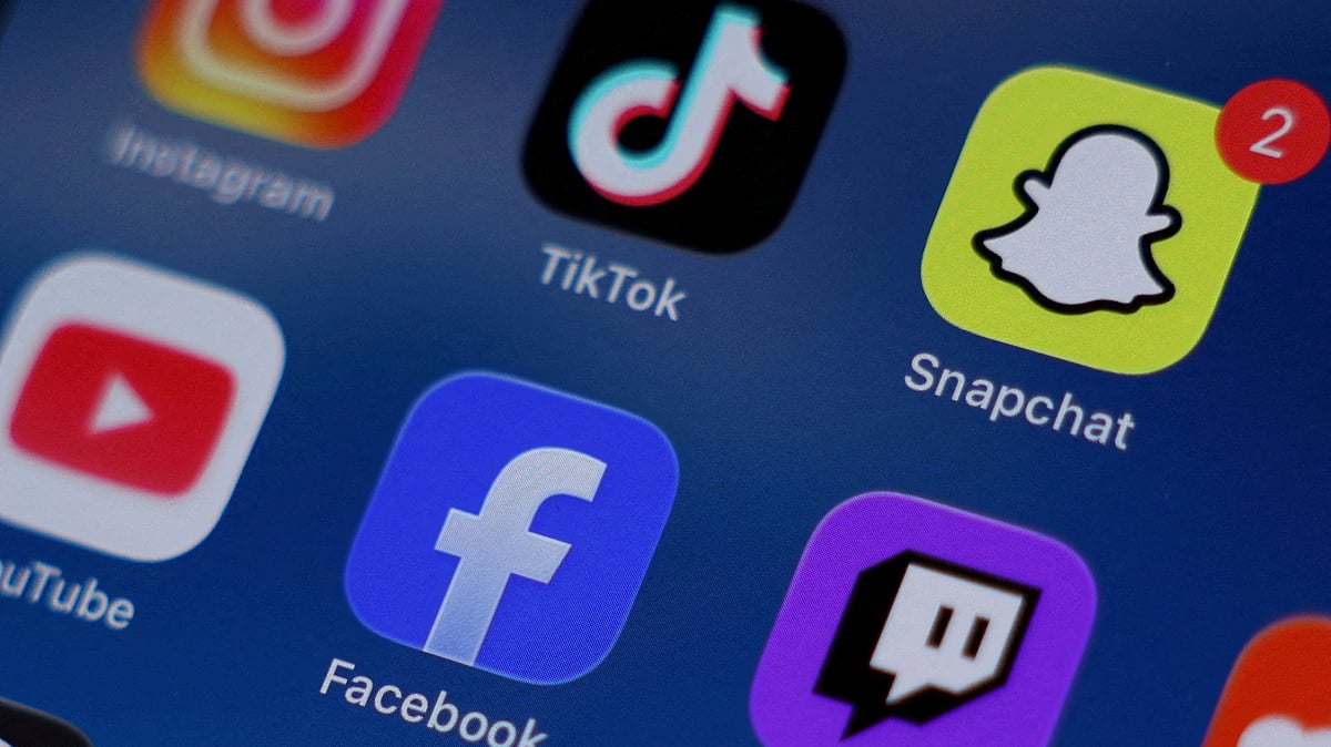 সামাজিক যোগাযোগমাধ্যমের অতিরিক্ত ব্যবহার আসক্তি না অভ্যাস, কমানোর উপায় কী