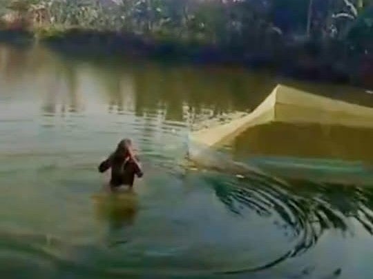 রাজশাহীতে বিএনপির ‘বিদ্রোহী’ প্রার্থীর সমর্থককে মারধর, পানিতে নামিয়ে ‘অজু–গোসল’