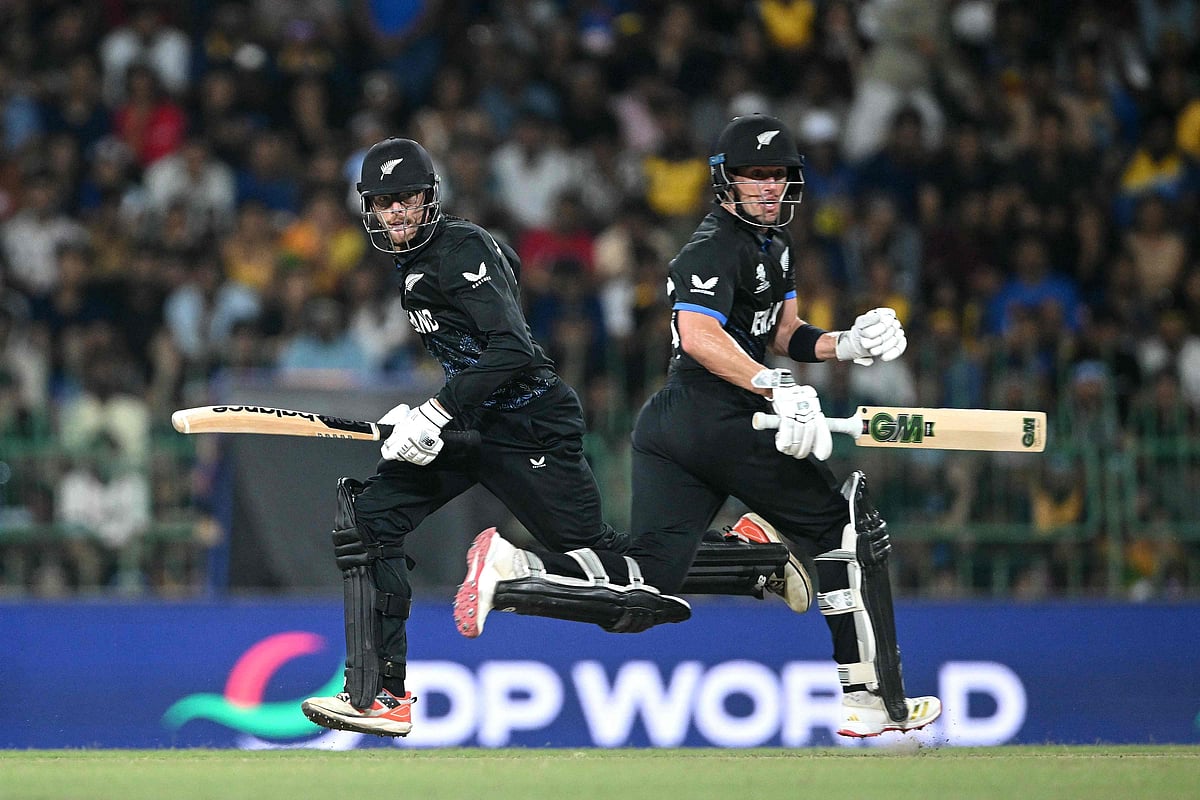 শ্রীলঙ্কা–নিউজিল্যান্ড: কলম্বোতে হঠাৎ ঝড়, শেষ ৪ ওভারে নিউজিল্যান্ড তুলল ৭০