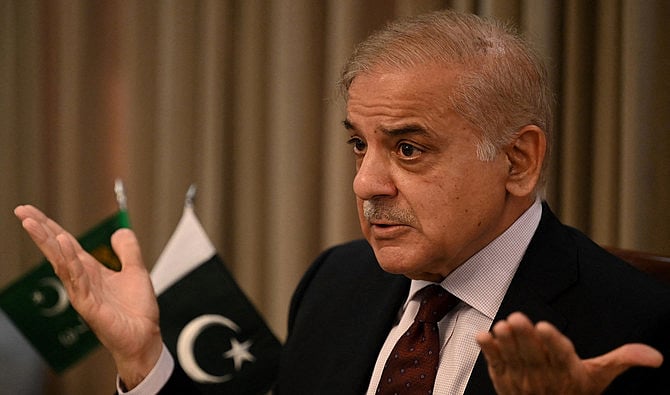 সেনা সদরে পাকিস্তানের প্রধানমন্ত্রী, ‘জিরো টলারেন্সের’ ঘোষণা