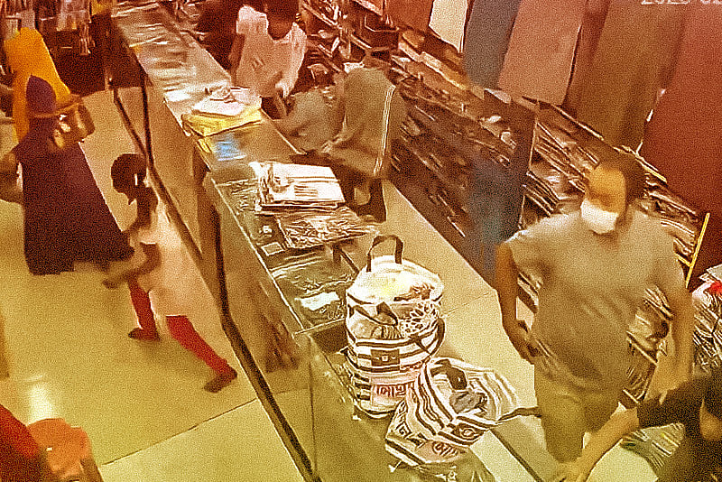 দেশের বিভিন্ন স্থানে ৫.৪ মাত্রার ভূমিকম্প, উৎপত্তিস্থল সাতক্ষীরায় আতঙ্ক