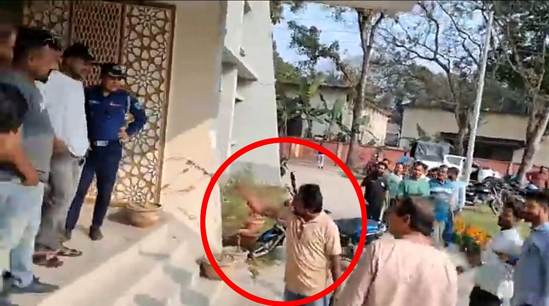 ওসির সামনে ইজারাদারের কাছে যুবদল নেতার ‘চাঁদা’ দাবির ভিডিও ভাইরাল