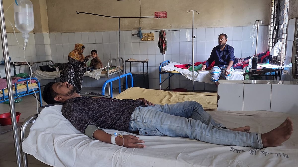 জুয়ার আসরের ছবি তোলায় সাংবাদিককে মারধর, চারজনের বিরুদ্ধে মামলা