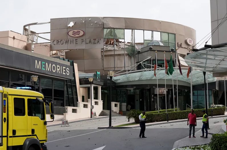 ইরানের হামলার আশঙ্কায় যুক্তরাষ্ট্রের নাগরিকদের মানামার হোটেল ছাড়তে বলেছে মার্কিন দূতাবাস