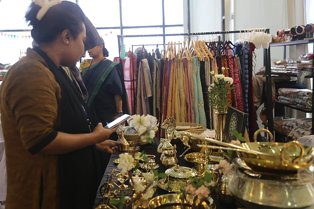 পেয়ে যাবেন কাঁসাপিতলের আকর্ষণীয় সামগ্রী