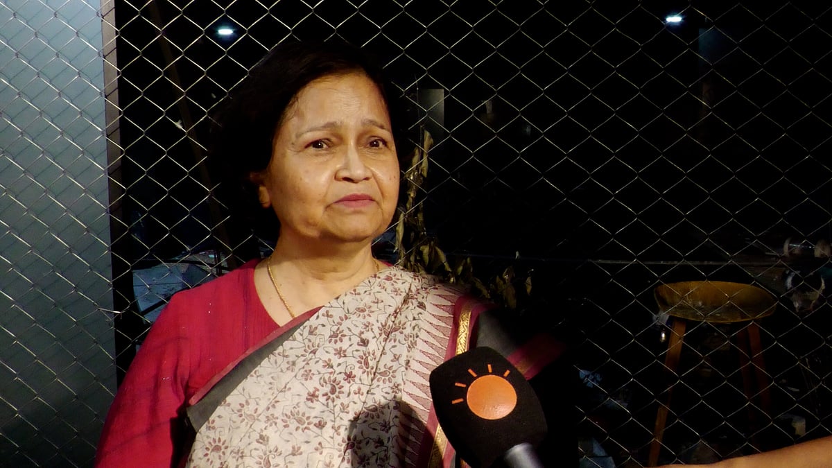 ‘আমার বিশ্বাসই হচ্ছিল না, স্বাধীন বাংলাদেশে সংবাদপত্র পুড়িয়ে দেওয়া হচ্ছে’