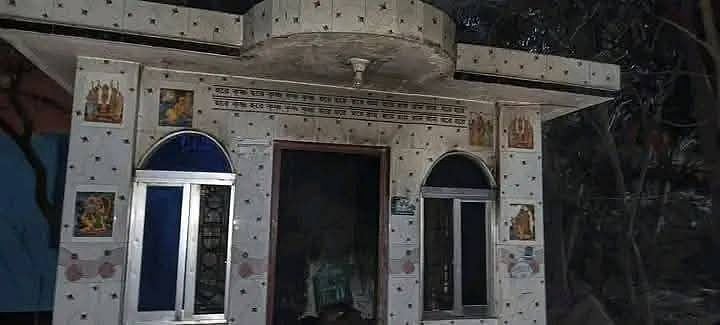 ফেনীতে গভীর রাতে পারিবারিক
মন্দিরে আগুন, লুটপাট
