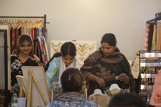 গয়না নজর কাড়ছে ক্রেতাদের