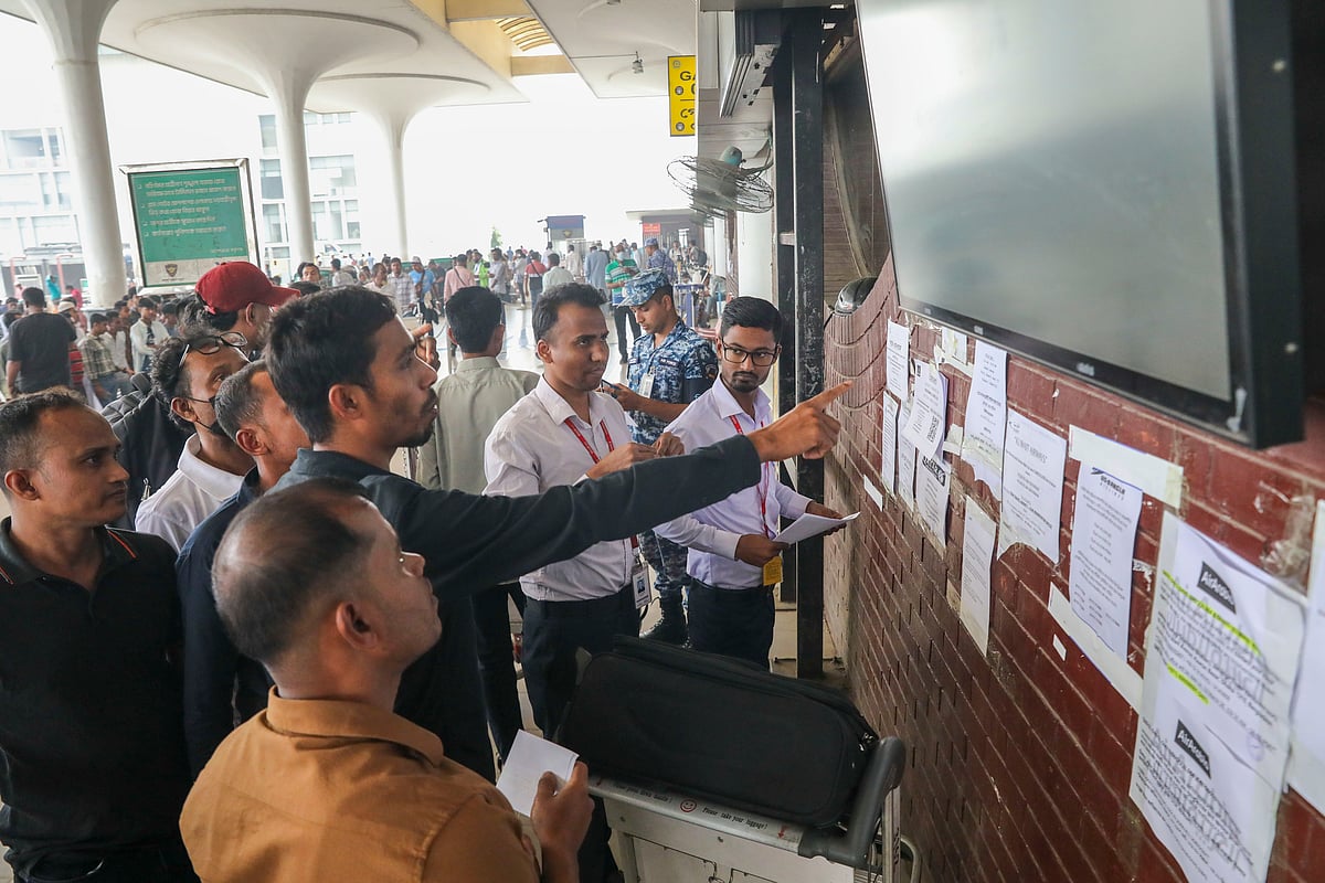 ঢাকা বিমানবন্দরে মধ্যপ্রাচ্যের যাত্রীদের অনিশ্চিত অপেক্ষা