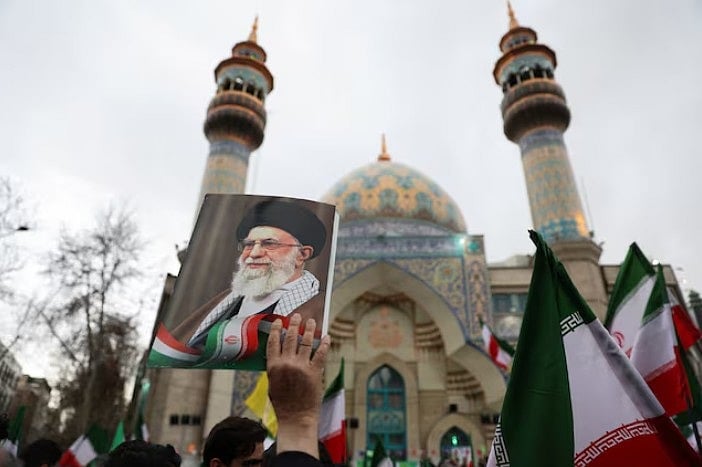 ইরানে ট্রাম্পের অভ্যুত্থানের ডাক ইরাকে যুক্তরাষ্ট্রের সেই ভুলের কথা মনে করিয়ে দিচ্ছে